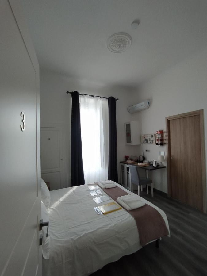 Domus Nikolai Hotel Bari Exterior photo