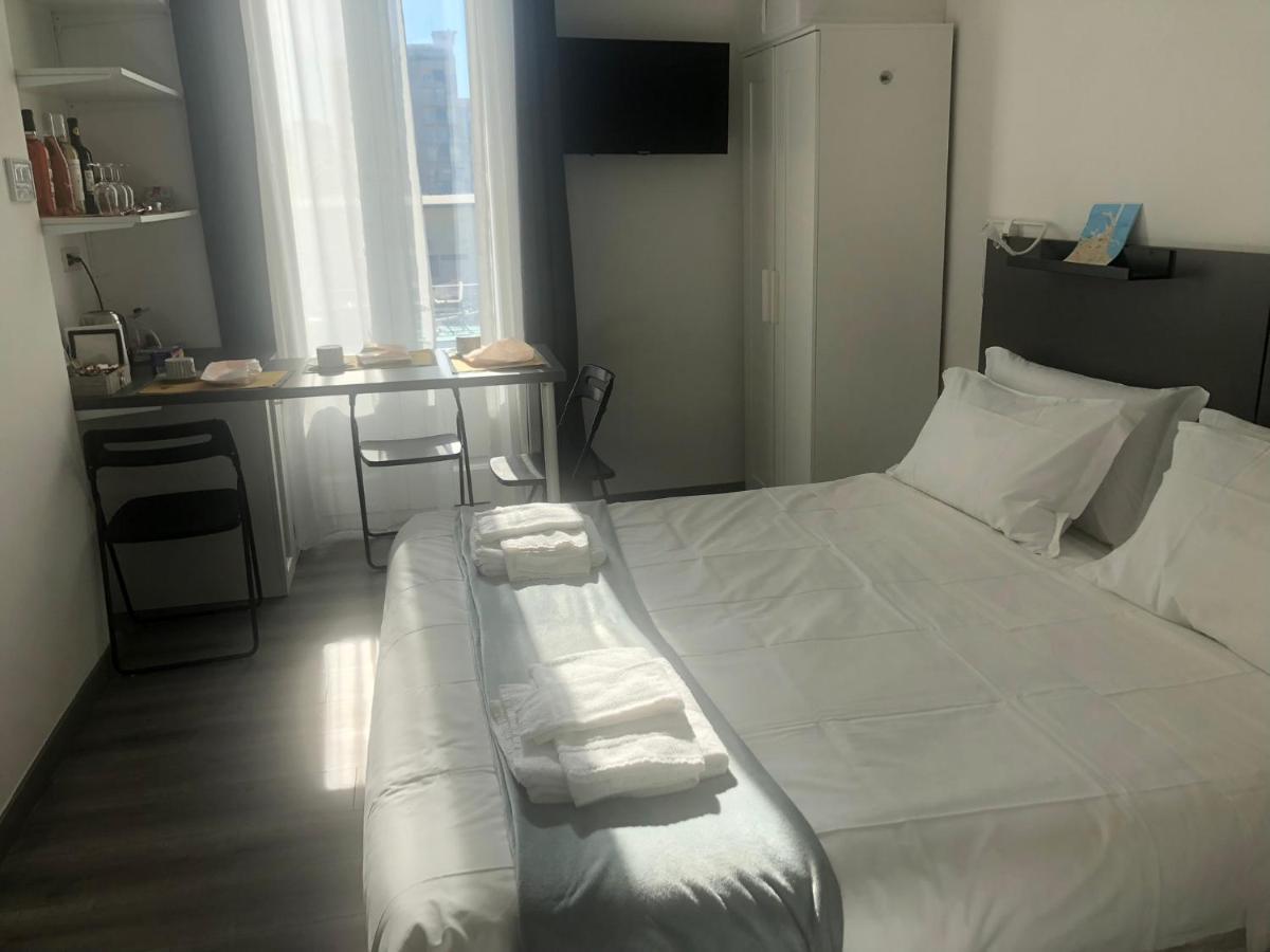 Domus Nikolai Hotel Bari Exterior photo